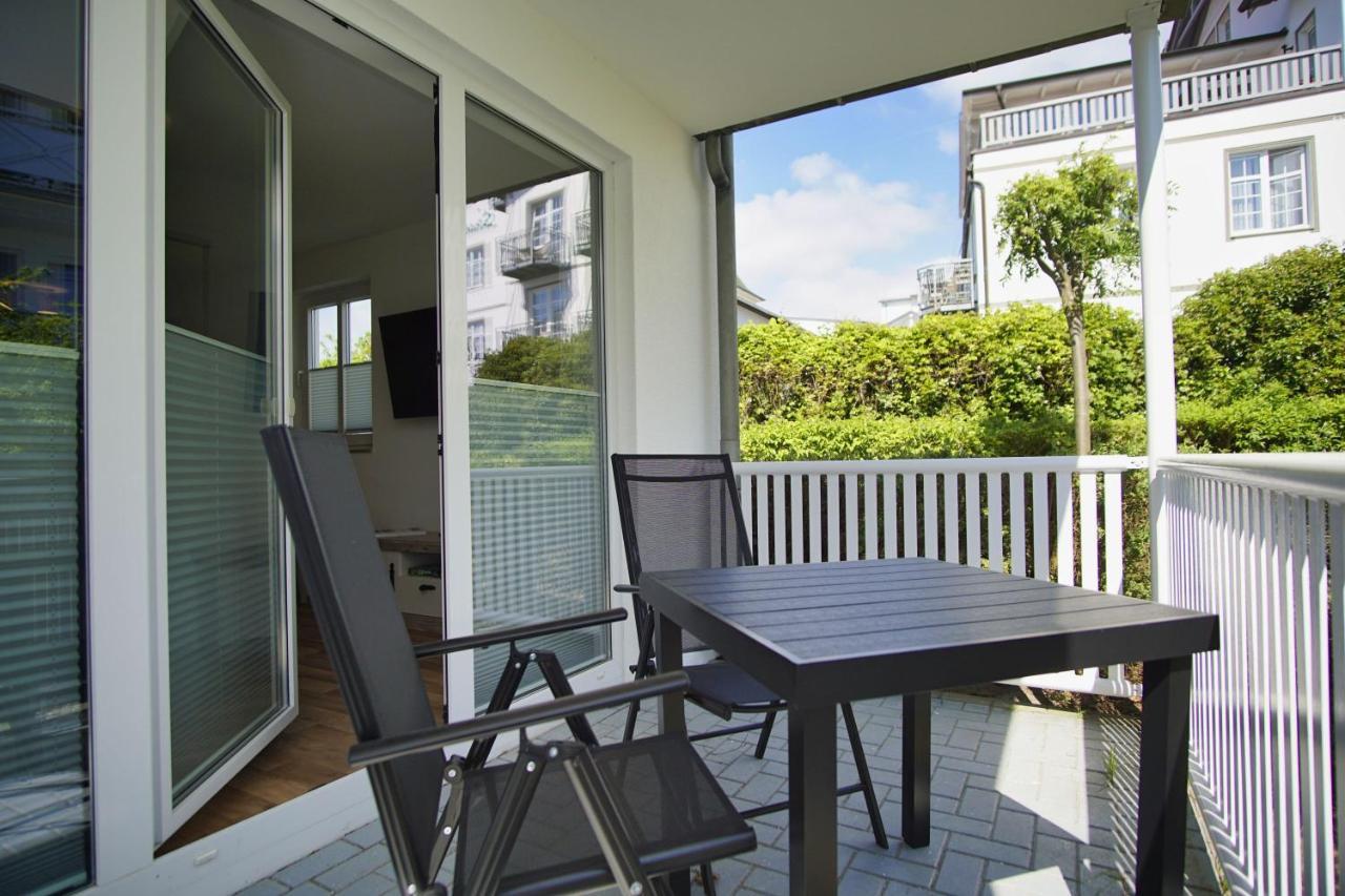 Terrasse, Gratis Nutzung Vom Ahoi Erlebnisbad Und Sauna In Sellin - Villa Karola Fewo 02 Gohren Bagian luar foto