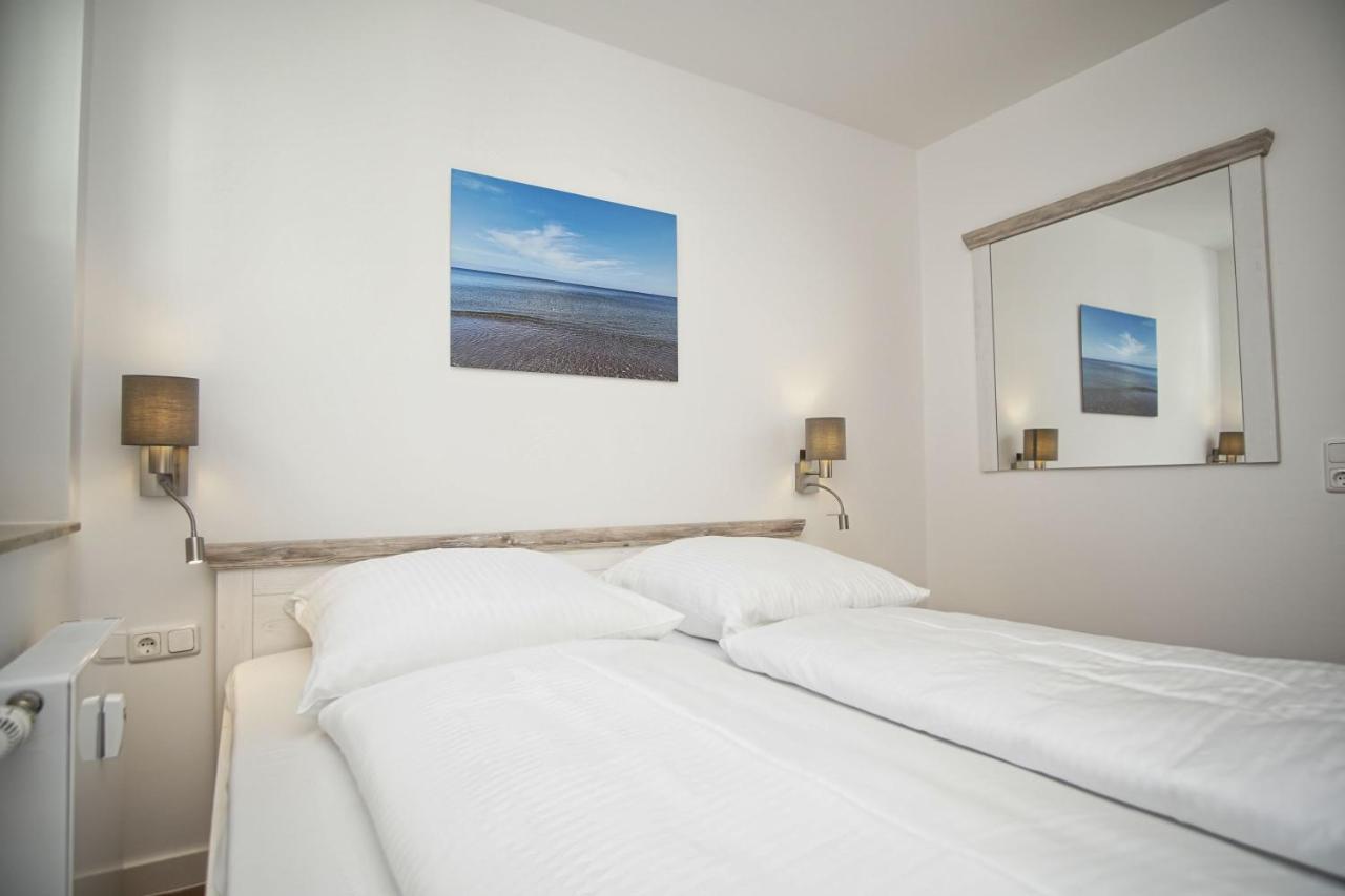 Terrasse, Gratis Nutzung Vom Ahoi Erlebnisbad Und Sauna In Sellin - Villa Karola Fewo 02 Gohren Bagian luar foto